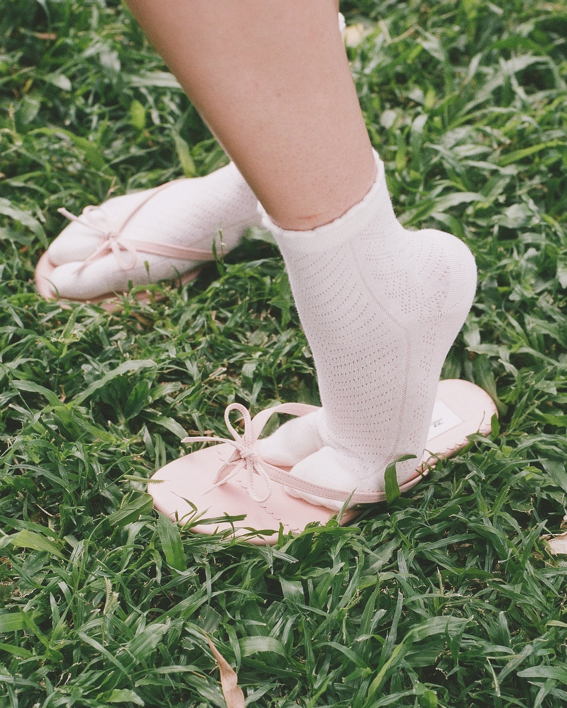 Knit Lace Ankle Tabi Socks