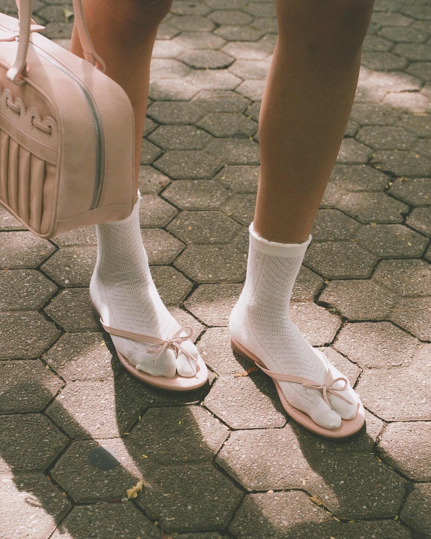 Knit Lace Ankle Tabi Socks