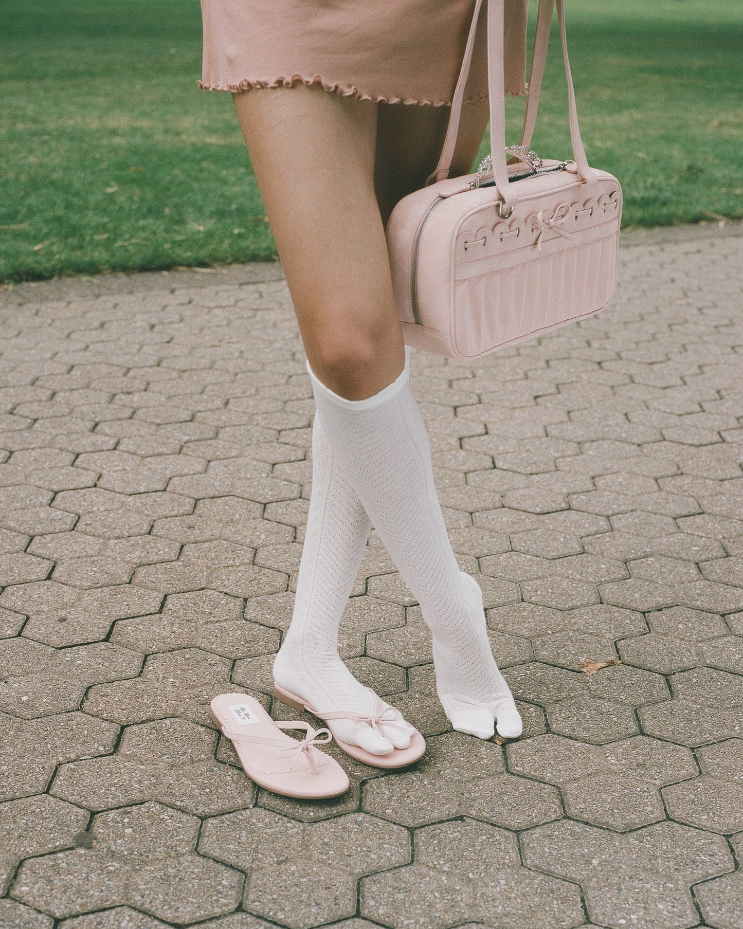 Knit Lace Knee Tabi Socks