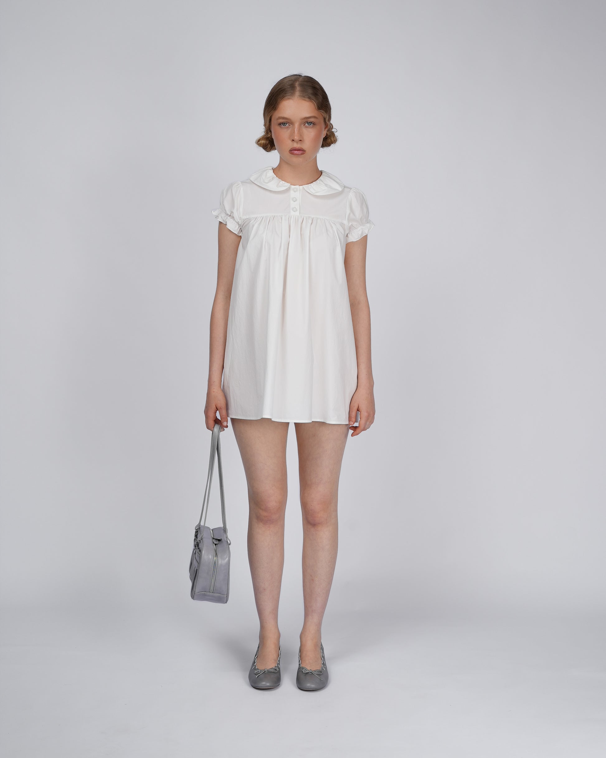 she makes me wear dresses A while ago, Hannah came to me with an idea. Her vision was sentimental, meaningful, and full of heart and since my style aligned with what she had in mind, I