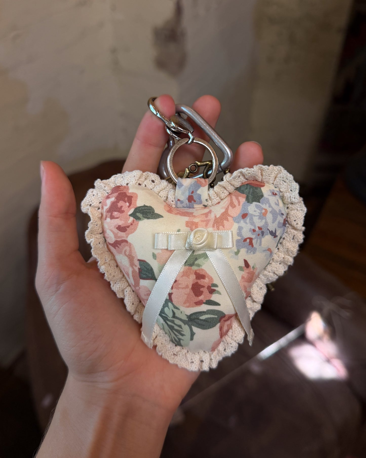 Rosette Heart Keychain - Secret Garden