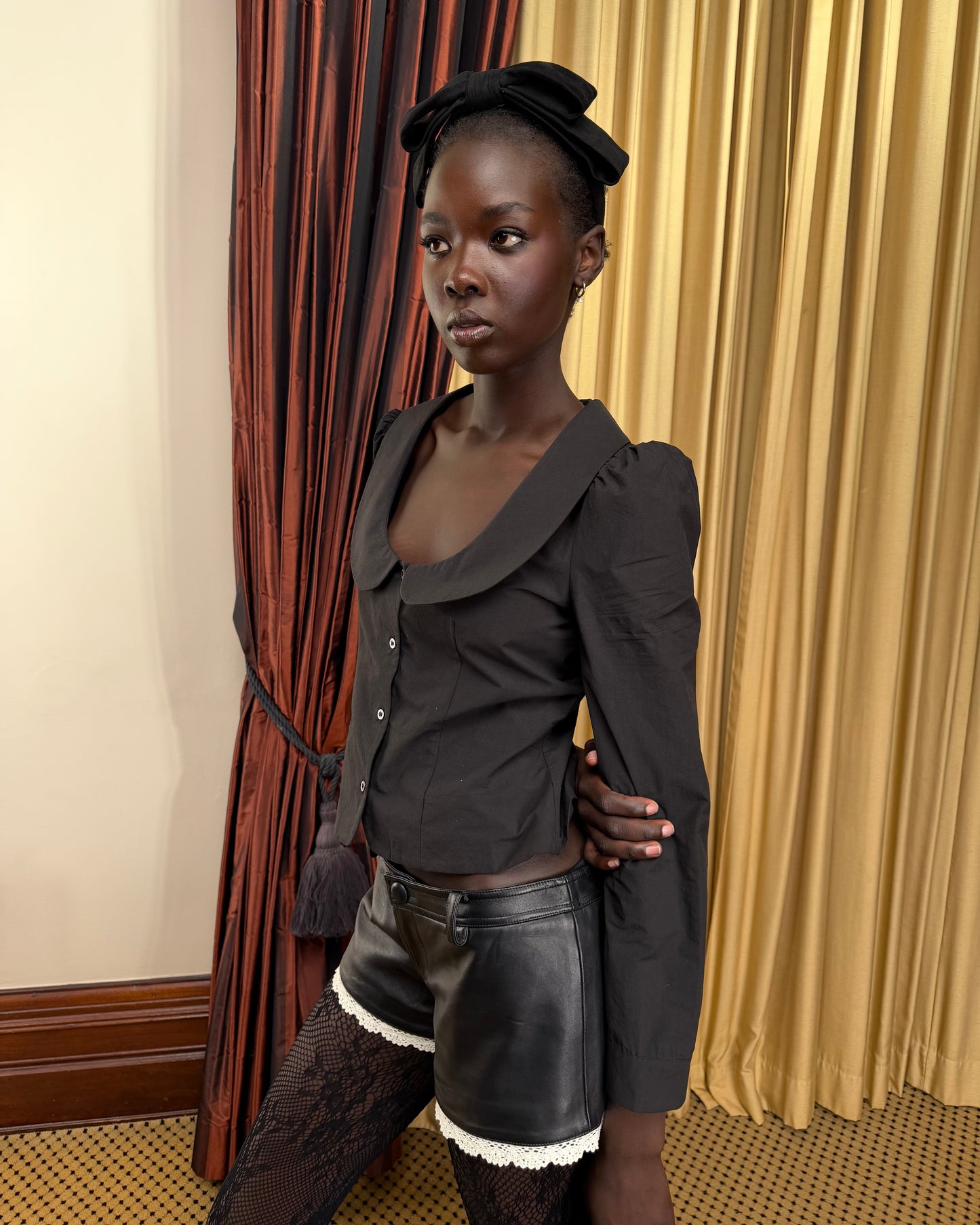 Curved Collar Button Shirt - Black