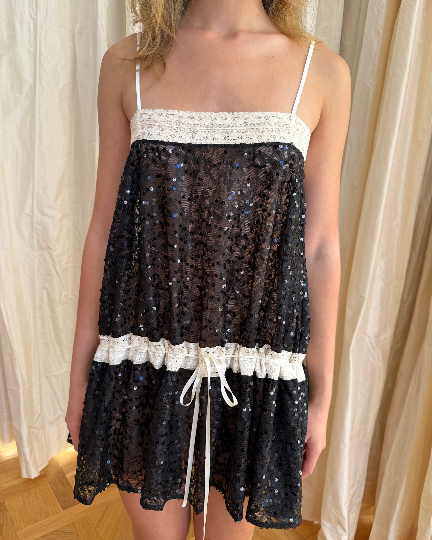 Lace Ribbon Dress - Dark Glimmer