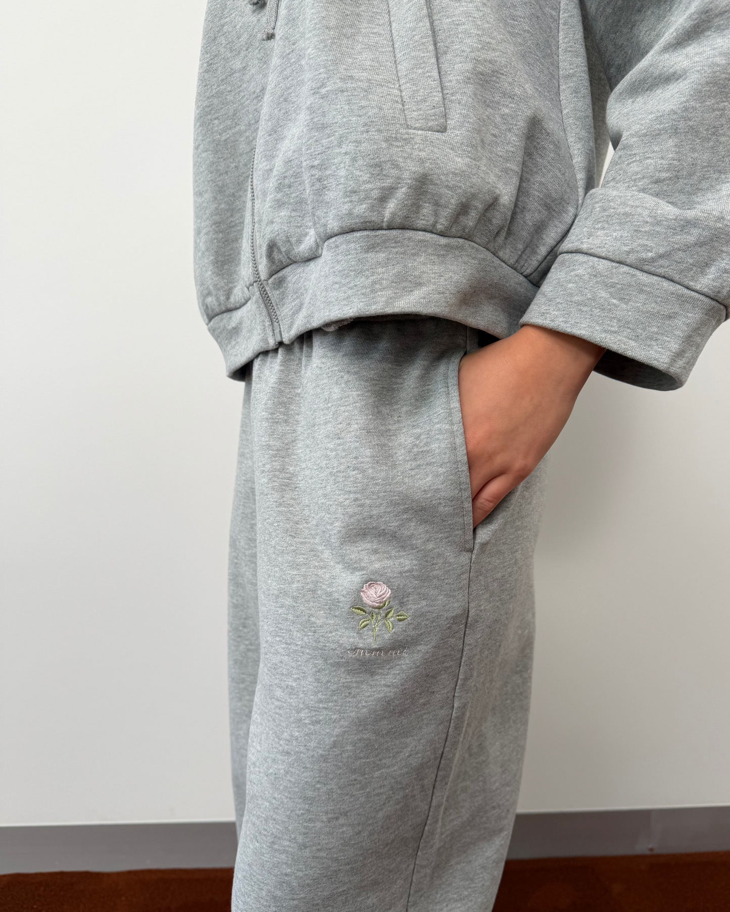 Rosette Embroidery Lounge Pant - Grey