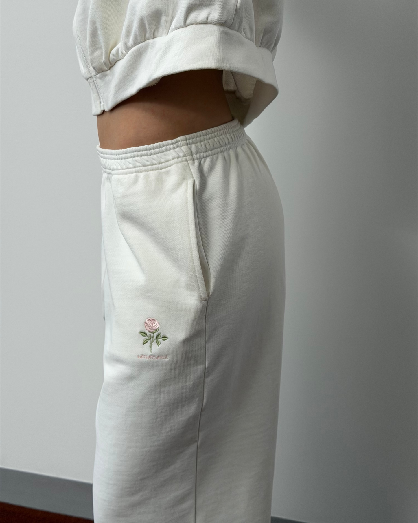 Rosette Embroidery Lounge Pant - White