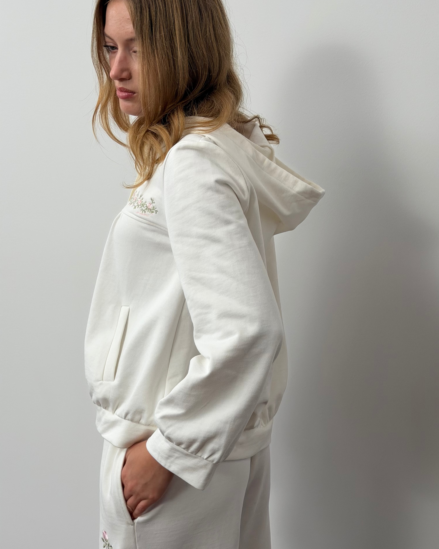 Rosette Vine Embroidery Hoodie - White